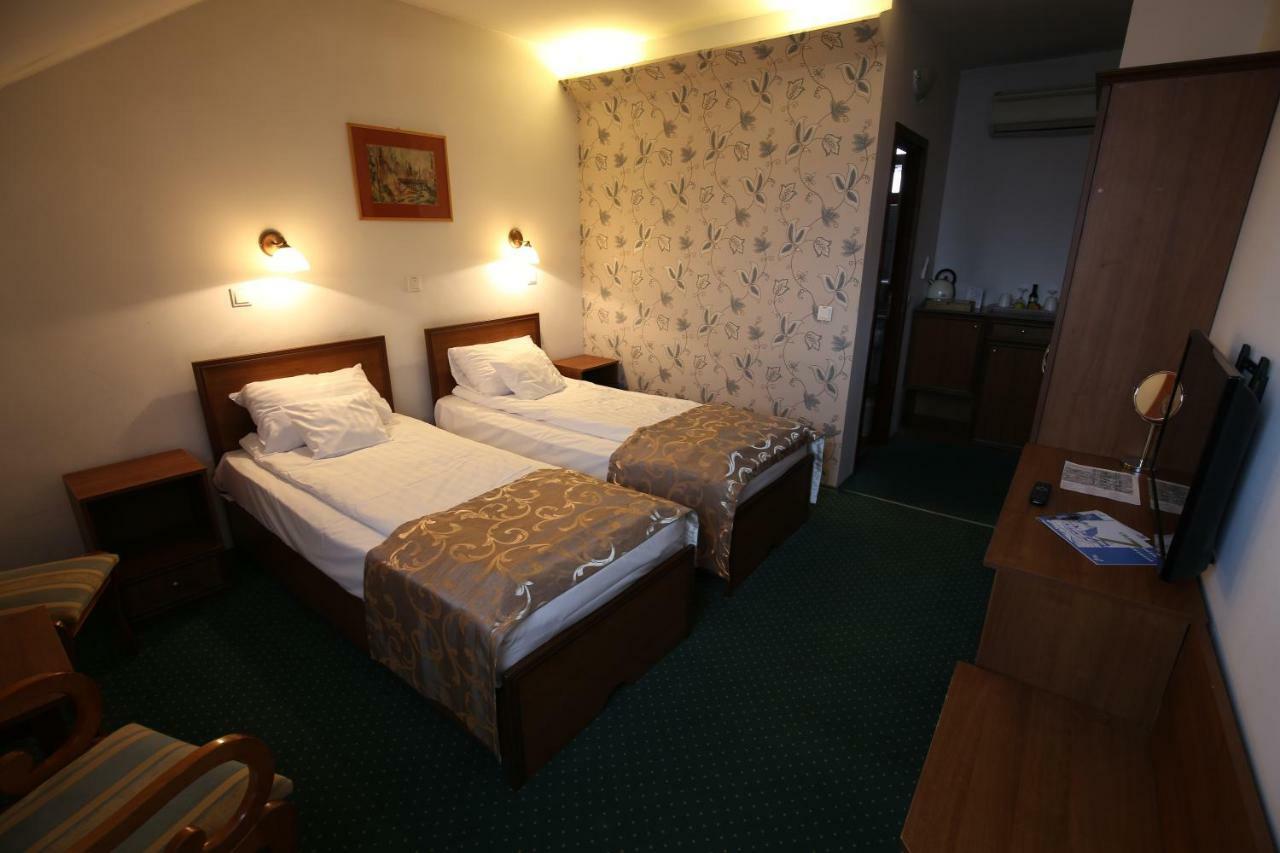 Pension Ferdinand Panzio Sfântu-Gheorghe Exterior foto